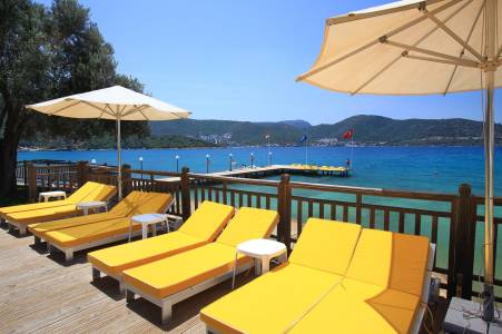 DOUBLETREE BY HILTON ISIL CLUB RESORT Pools & Beach